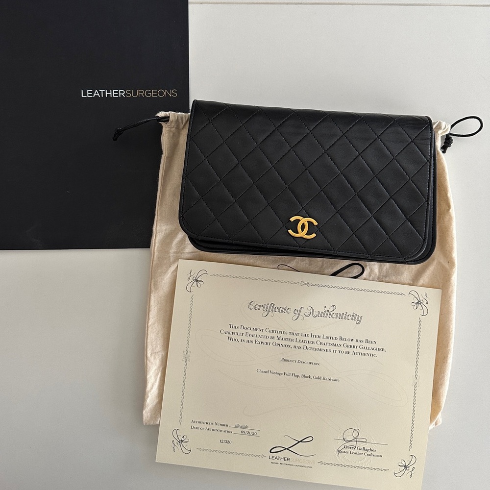 *Authentic* Chanel Vintage Chain Shoulder Flap Bag - Picture 2 of 15